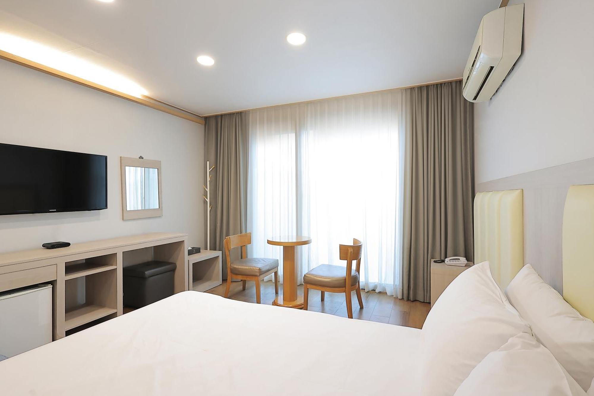 Shin Shin Hotel Jeju City エクステリア 写真